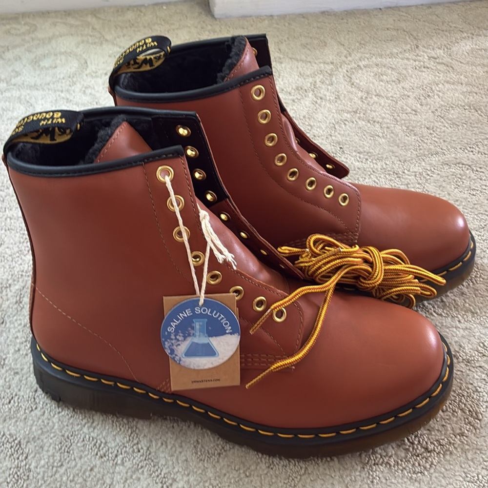 Dr. Martens Dr Marten Doc Martens DM Wintergrip Blizzard WP 1460 Tan size 11 NWT